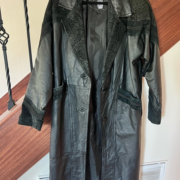 Vintage Elegant Black Leather Women's Coat